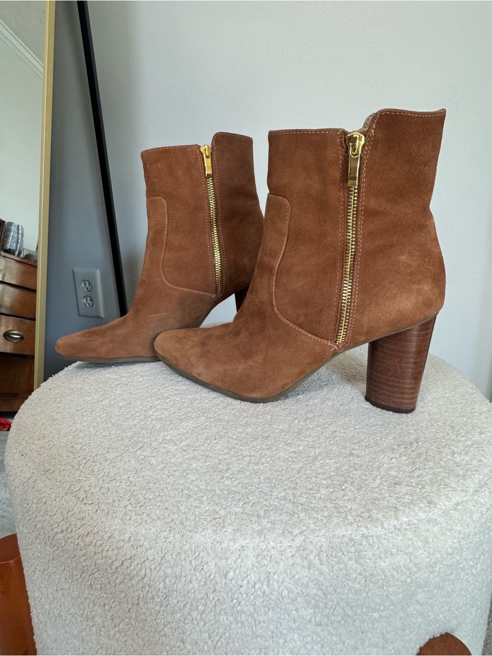 AEROSOLES Chestnut Suede Gold-Zip Ankle Boots